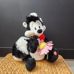 PEPÉ Le Pew I Pick You Talking Plush with Daisy Hallmark Looney Tunes